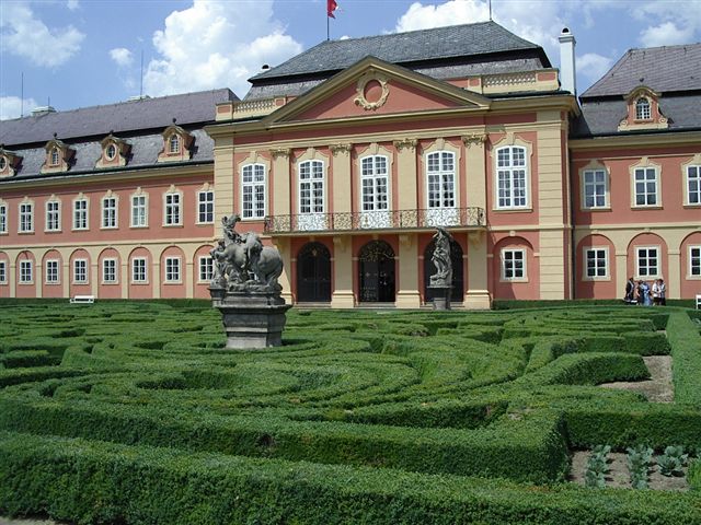 Dobříž-zámek bocotoje